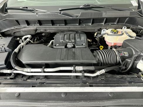 Used 2023 Chevrolet Silverado 1500 LT AWD/4WD image 32