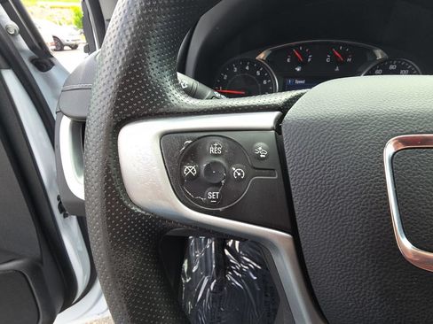 Used 2023 GMC Terrain SLE FWD image 18