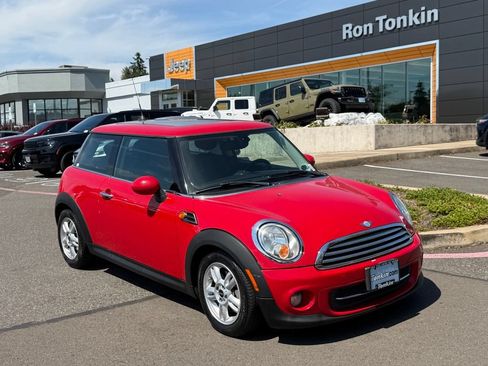 Used 2013 MINI Cooper Hardtop FWD image 2