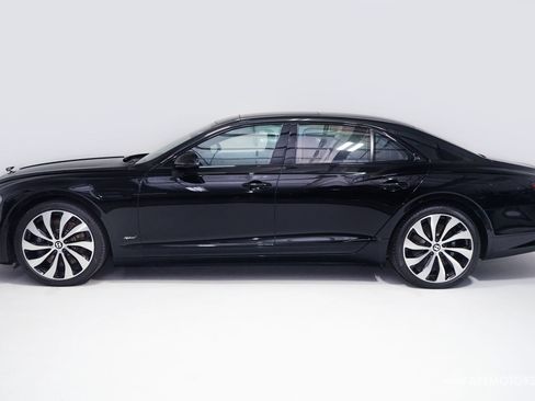 Used 2022 Bentley Flying Spur Plug-In Hybrid AWD/4WD image 4