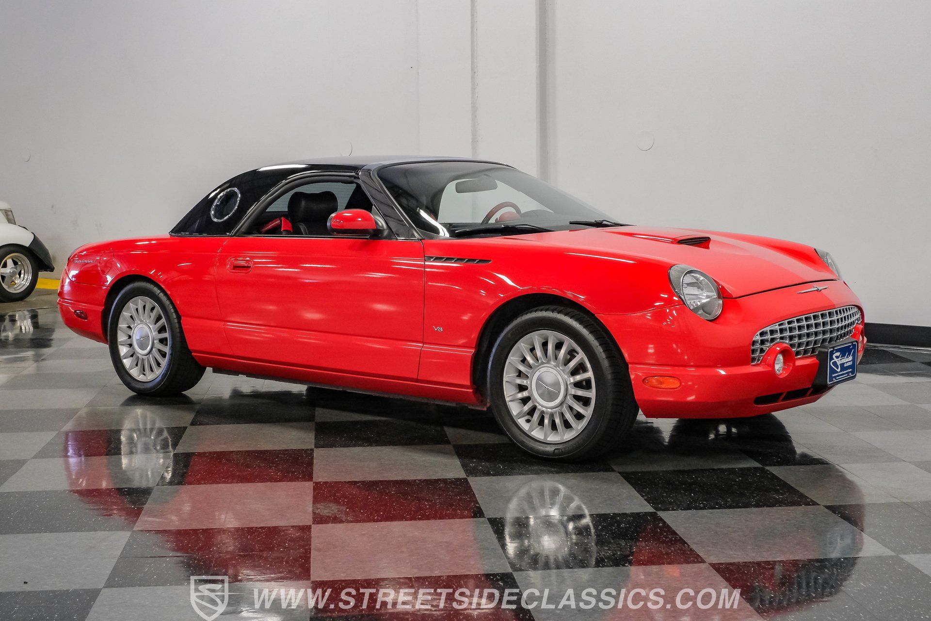 Used 2004 Ford Thunderbird RWD image 19
