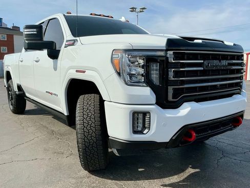 Used 2022 GMC Sierra 2500 AT4 w/ AT4 Premium Plus Package image 3