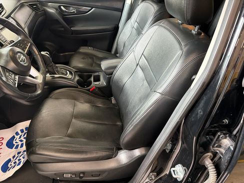 Used 2018 Nissan Rogue SL w/ Premium Package AWD/4WD image 9