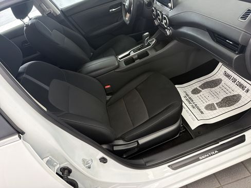 Used 2024 Nissan Sentra SV FWD image 14