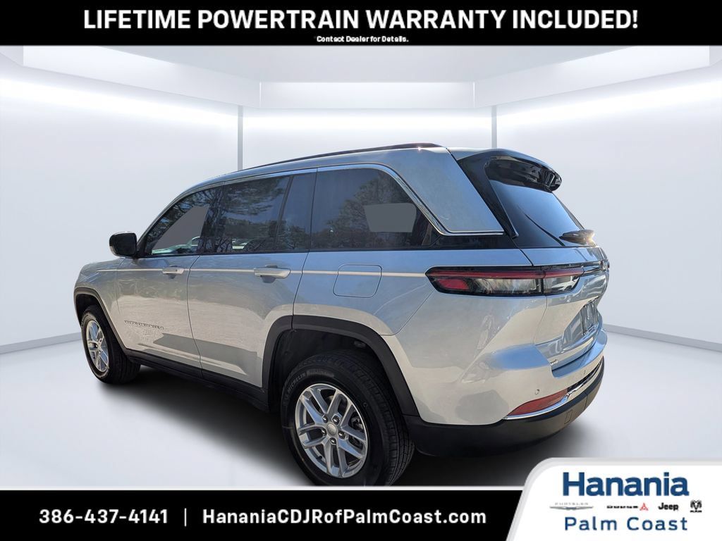 New 2026 Jeep Grand Cherokee Laredo w/ Trailer Tow Package RWD image 5