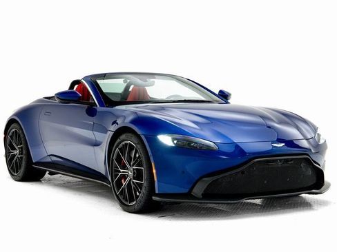 Used 2022 Aston Martin V8 Vantage Base image 35