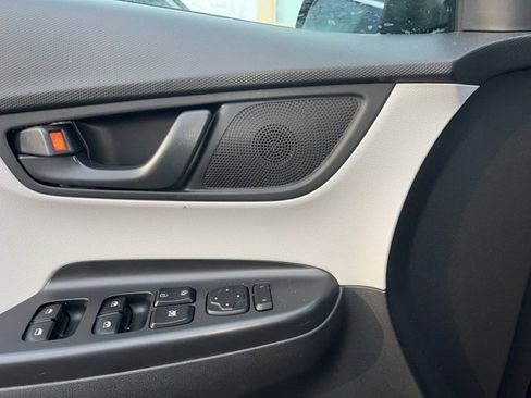 Certified 2023 Hyundai Kona SEL w/ Cargo Package image 7