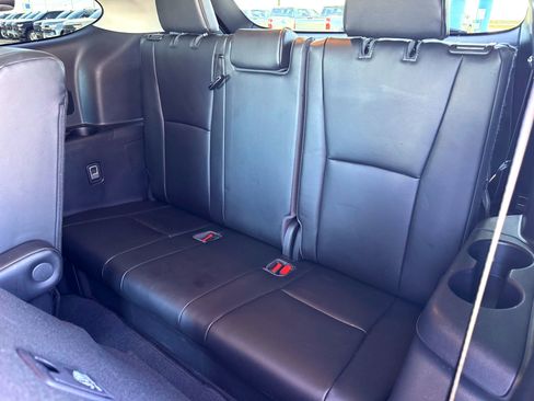 Used 2022 Toyota Highlander XLE image 17