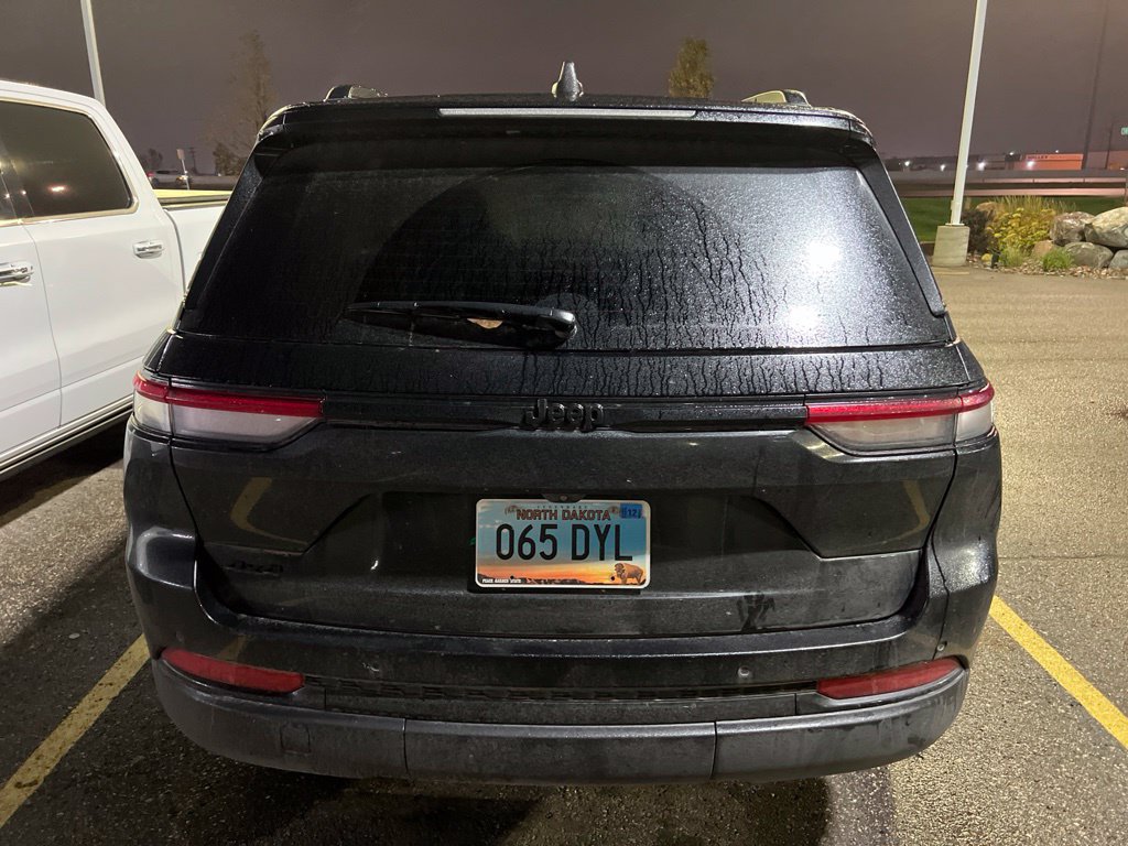Used 2025 Jeep Grand Cherokee Altitude AWD/4WD image 6