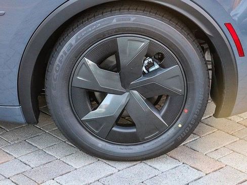 New 2026 Toyota Prius Plug-In Hybrid FWD image 11