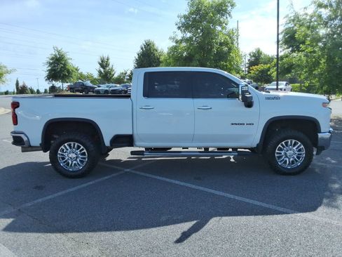 Certified 2021 Chevrolet Silverado 3500 High Country w/ Z71 Off-Road Package AWD/4WD image 4