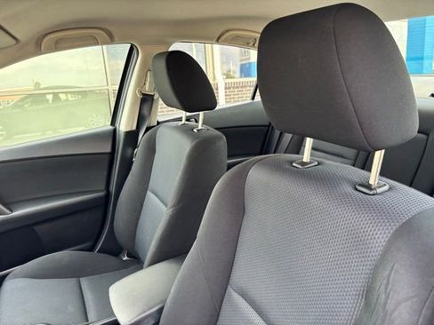 Used 2011 MAZDA MAZDA3 i Touring image 10