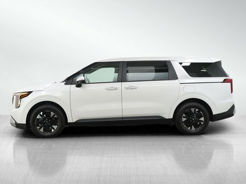 Used 2026 Kia Carnival LXS FWD image 2