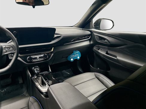 Certified 2024 Buick Envista Sport Touring image 21