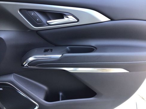 New 2025 Chevrolet Traverse LT w/ Enhanced Driving Package image 15