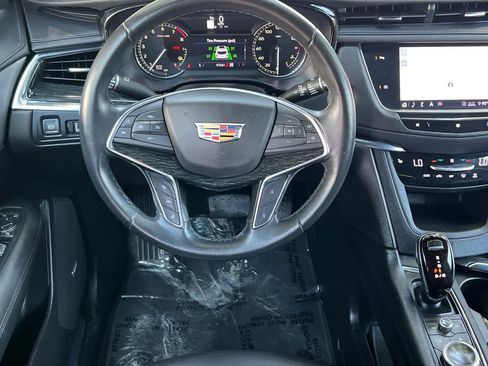 Used 2020 Cadillac XT5 Premium Luxury AWD/4WD image 16