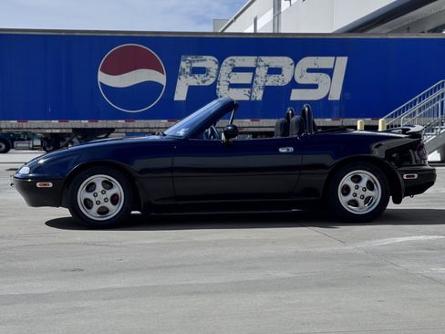 Used 1996 MAZDA MX-5 Miata image 6