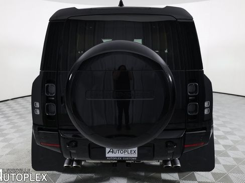 Used 2024 Land Rover Defender 90 V8 image 6