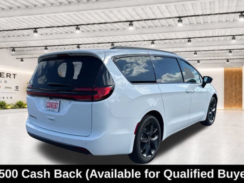 New 2026 Chrysler Pacifica Select w/ S Appearance Package FWD image 10