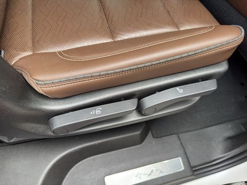 Used 2021 Chevrolet Tahoe High Country AWD/4WD image 19