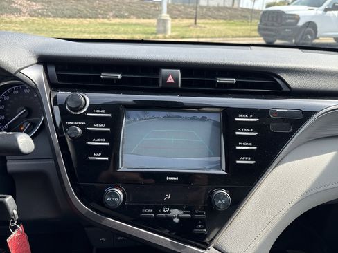 Used 2020 Toyota Camry SE image 28
