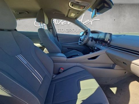 Used 2024 Hyundai Elantra SEL FWD image 24