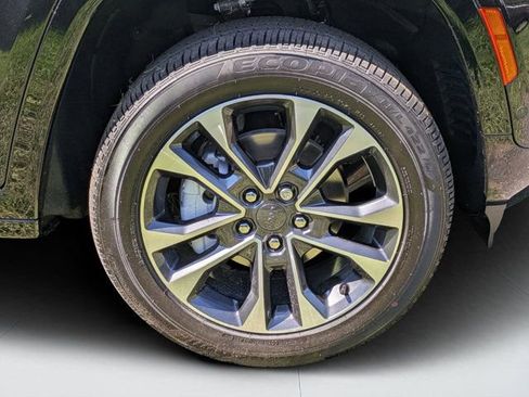 New 2025 Jeep Grand Cherokee Overland w/ Luxury Tech Group IV image 9