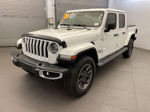 Used 2020 Jeep Gladiator Overland AWD/4WD image 15