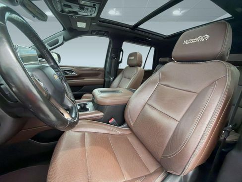 Used 2021 Chevrolet Tahoe High Country w/ Premium Package RWD image 4