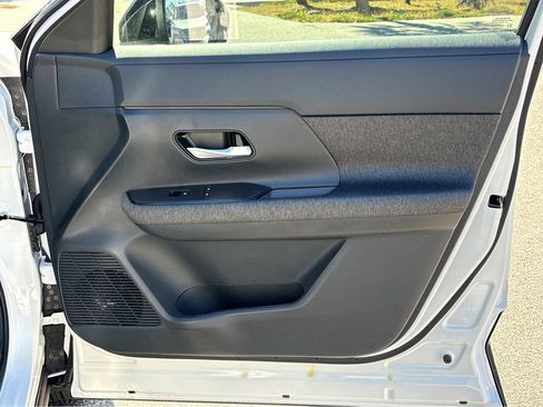 New 2026 Nissan Kicks SV w/ SV Premium Package FWD image 12