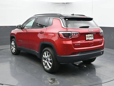 Used 2025 Jeep Compass Limited AWD/4WD image 11