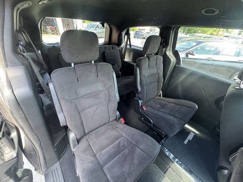 Used 2014 Dodge Grand Caravan SE FWD image 16