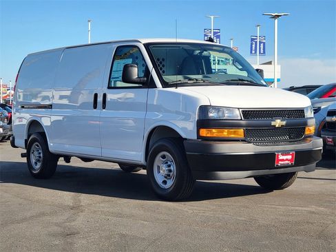 New 2025 Chevrolet Express 2500 Work Van w/ Driver Convenience Package image 28