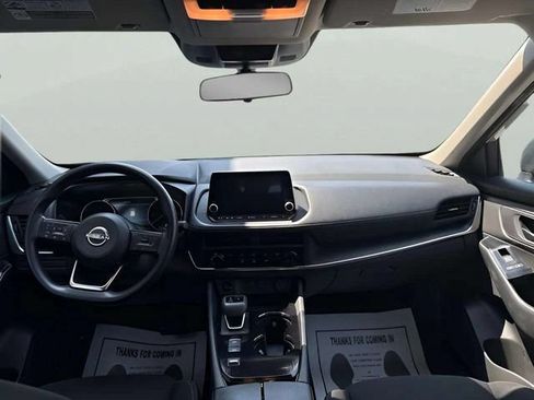 Used 2024 Nissan Rogue S FWD image 7