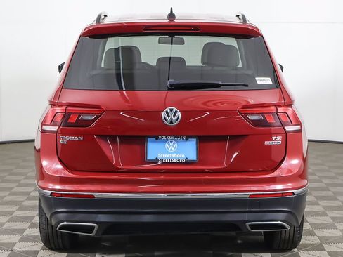 Used 2018 Volkswagen Tiguan SE AWD/4WD image 11