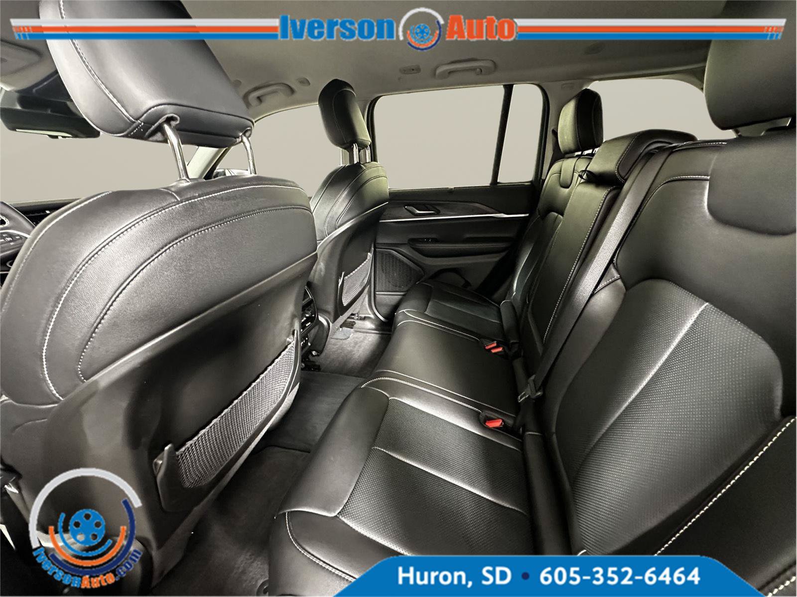 Used 2023 Jeep Grand Cherokee Limited w/ Luxury Tech Group II AWD/4WD image 20