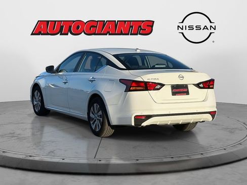 Certified 2025 Nissan Altima 2.5 S image 2