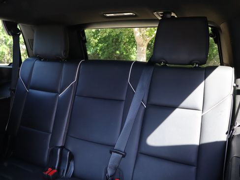 Used 2022 Cadillac Escalade Premium Luxury AWD/4WD image 39