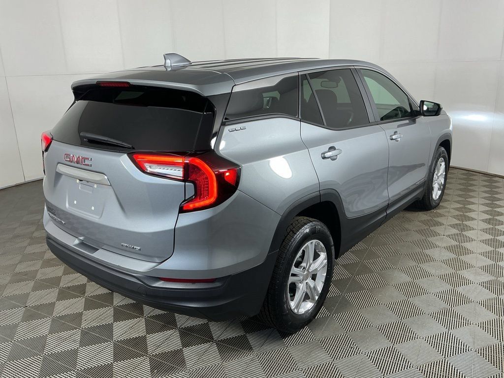 Used 2024 GMC Terrain SLE AWD/4WD image 7