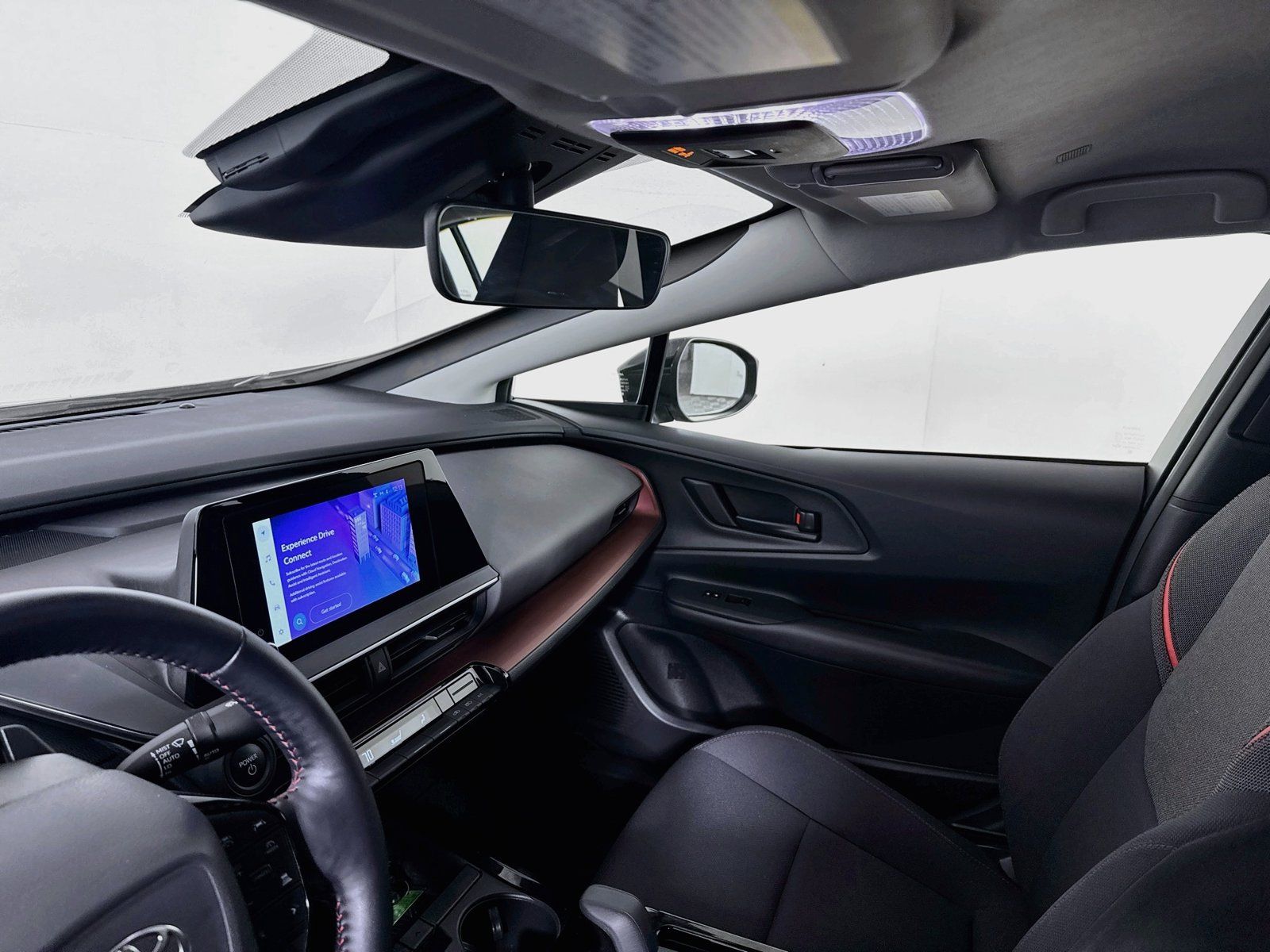 Used 2023 Toyota Prius Prime FWD image 6