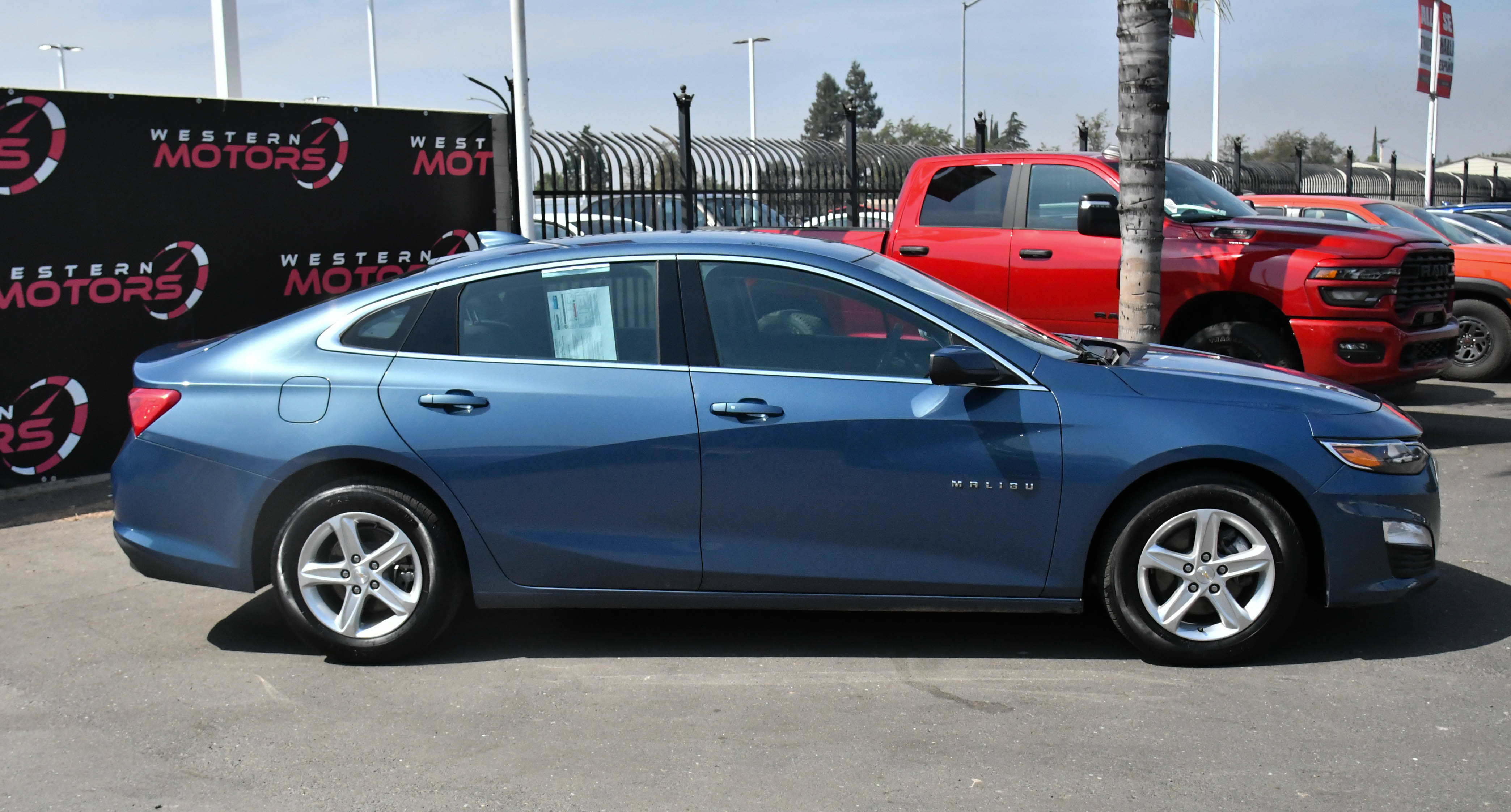 Used 2024 Chevrolet Malibu LT FWD image 9
