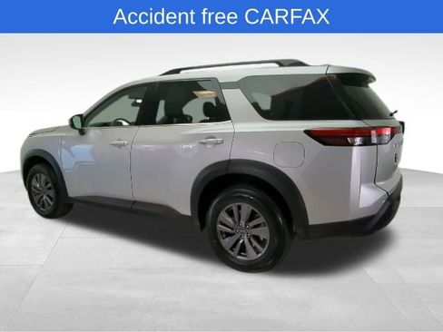 Certified 2025 Nissan Pathfinder SV image 5