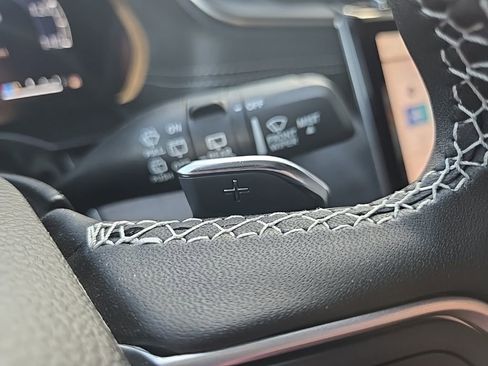 New 2025 Jeep Grand Cherokee Limited w/ Luxury Tech Group II image 48