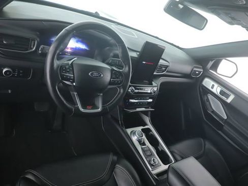 Used 2023 Ford Explorer ST w/ Technology Package image 17