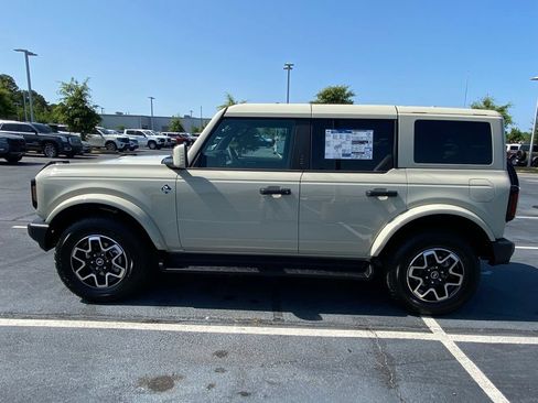 New 2026 Ford Bronco Outer Banks AWD/4WD image 4