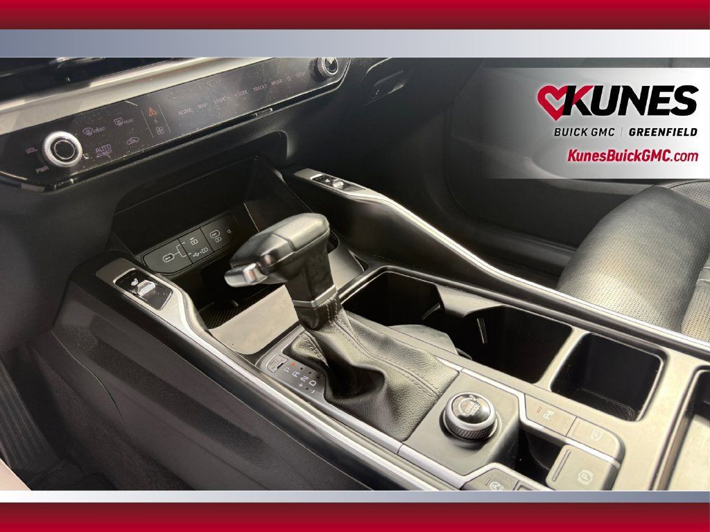 Used 2024 Kia Sorento S FWD image 27