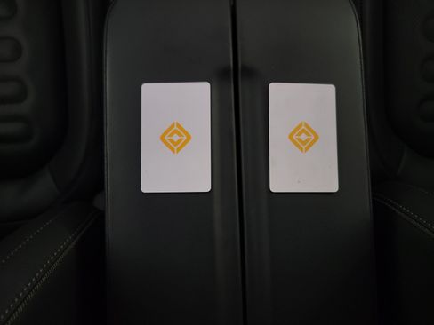Used 2025 Rivian R1S Adventure AWD/4WD image 31
