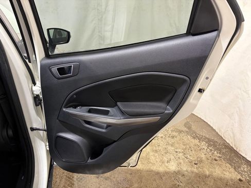 Used 2019 Ford EcoSport SE w/ SE Convenience Package image 12