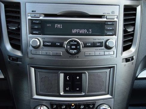 Used 2010 Subaru Outback 2.5i Premium w/ Protection Package 1A image 22