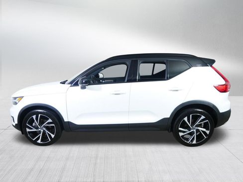 Used 2020 Volvo XC40 T5 R-Design w/ Protection Package Premier AWD/4WD image 4